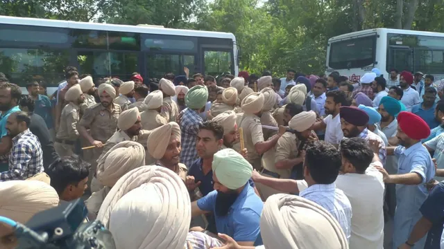 सीएम मान से मिलने पर अड़े बेरोजगार, झड़प में एक बेहोश; टंकी पर शाम तक चढ़ा रहा नौजवान

